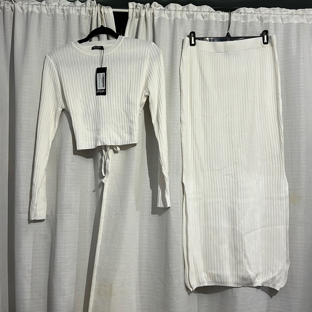 Knitted Tie-back top and ribbed skirt set